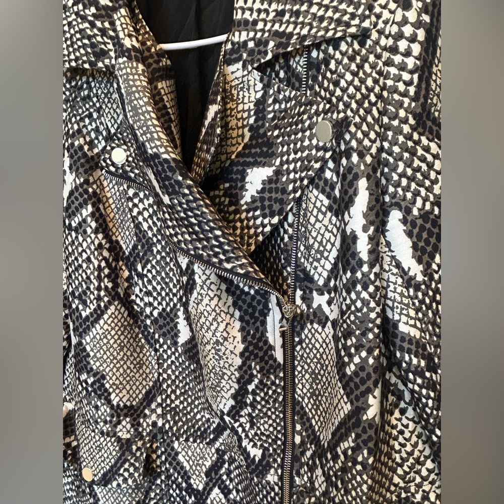Diane Von Furstenberg Women’s 10 Snake Print Wool & Silk Long Jacket Coat - Picture 3 of 14